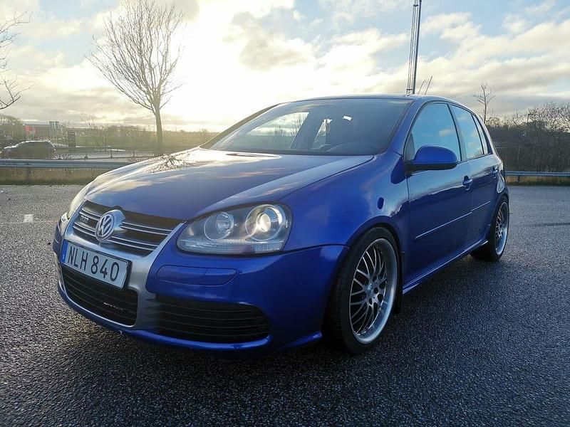 Begagnad VW Golf V R 250 HK (183 kW) 2007 Halvkombi