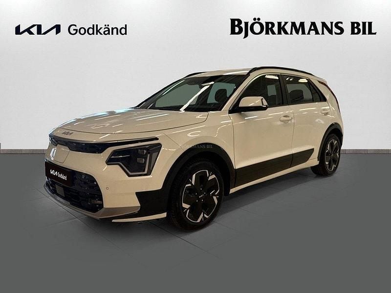 Vit Begagnad 2022 Kia e-Niro SUV | 309 000 kr (Marknadspris) - Bild 1/4