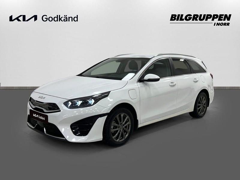 Vit Begagnad 2024 Kia Ceed Sportswagon Kombi | 309 900 kr (Dyr) - Bild 1/4