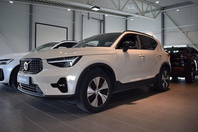 Begagnad 2025 Volvo XC40 SUV | 419 900 kr (Lite dyr) - Bild 1/4