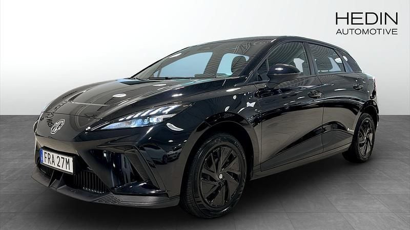 Svart (black) Begagnad 2023 MG MG4 EV Halvkombi | 259 900 kr (Marknadspris) - Bild 1/4