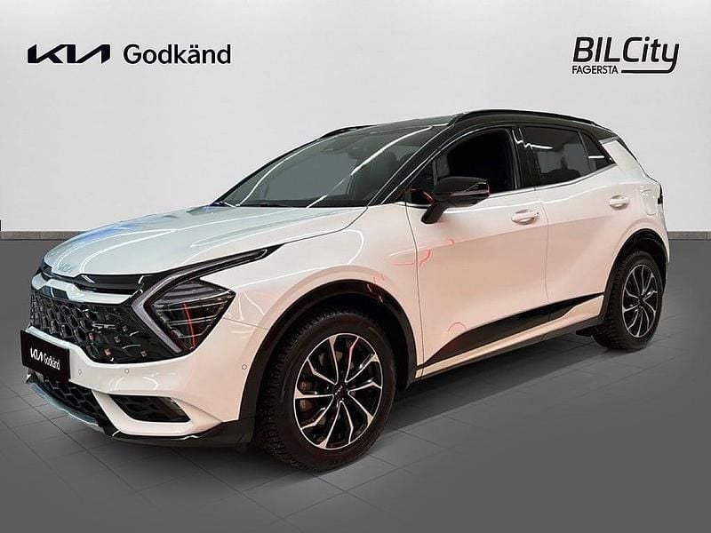 Vit Begagnad 2022 Kia Sportage GT-Line SUV | 369 900 kr (Marknadspris) - Bild 1/4