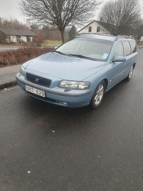 Begagnad 2004 Volvo V70 Kombi | 23 000 kr (Superpris) - Bild 1/4
