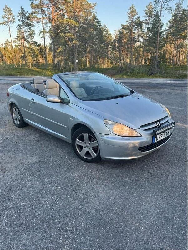 Grå Begagnad 2004 Peugeot 307 CC Cab | 22 000 kr (Bra pris) - Bild 1/4