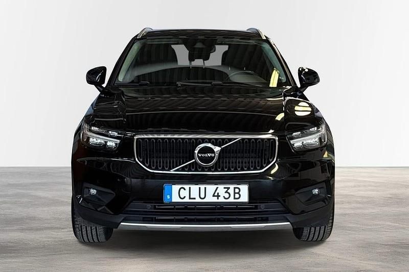 Begagnad Volvo XC40 Momentum 165 HK (121 kW) 2020 Svart SUV