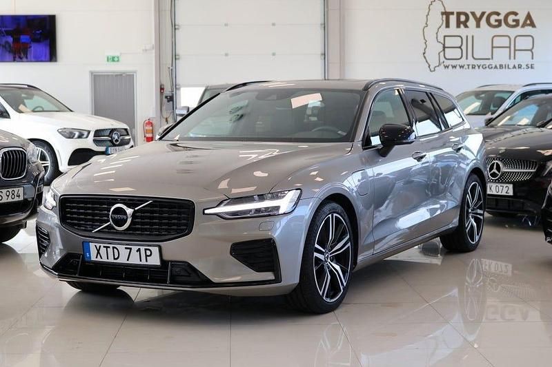 Grå Begagnad 2022 Volvo V60 R-Design Kombi | 419 000 kr (Lite dyr) - Bild 1/4