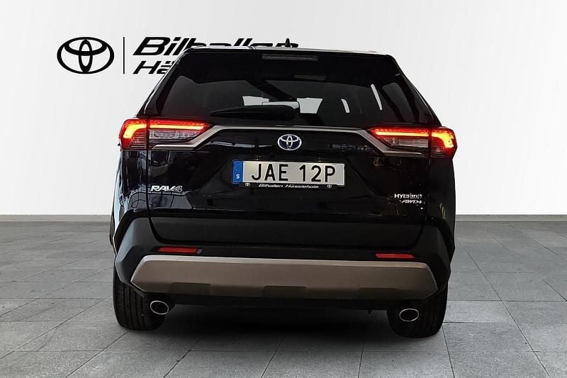 Begagnad Toyota RAV4 Hybrid 224 HK (164 kW) 2022 Svart SUV