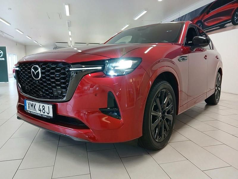 Röd Ny 2025 Mazda CX-60 Homura-Line SUV | 638 300 kr (Marknadspris) - Bild 1/4