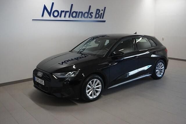 Brilliantsvart Begagnad 2024 Audi A3 Proline | 284 900 kr (Marknadspris) - Bild 1/4