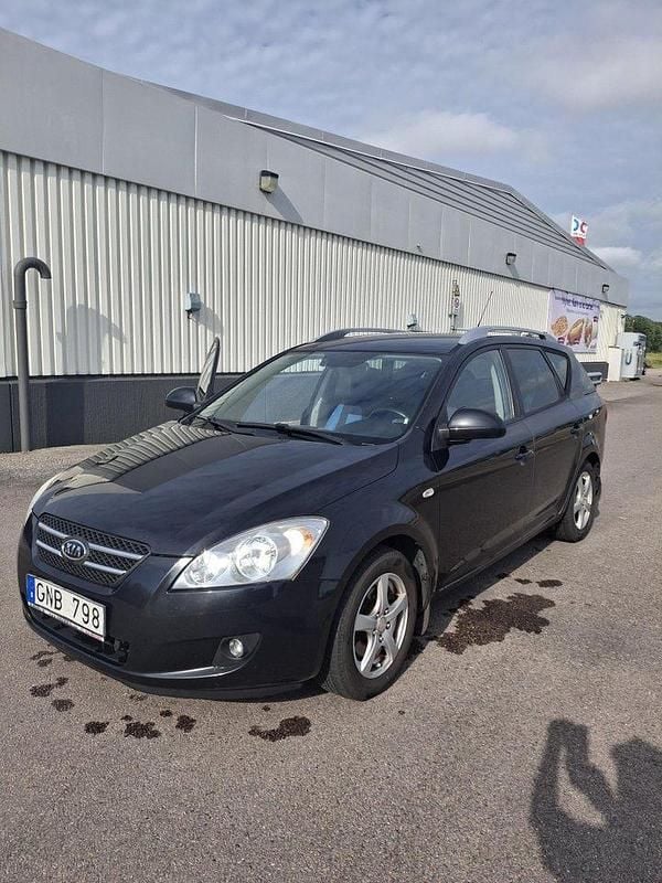 Svart Begagnad 2008 Kia Ceed Sportswagon 4 Kombi | 25 000 kr (Marknadspris) - Bild 1/4