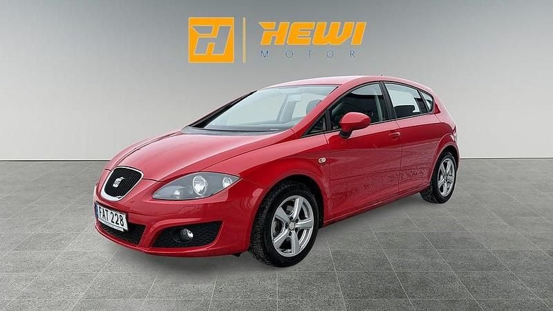 Begagnad Seat Leon Style 162 HK (119 kW) 2010 Röd Halvkombi