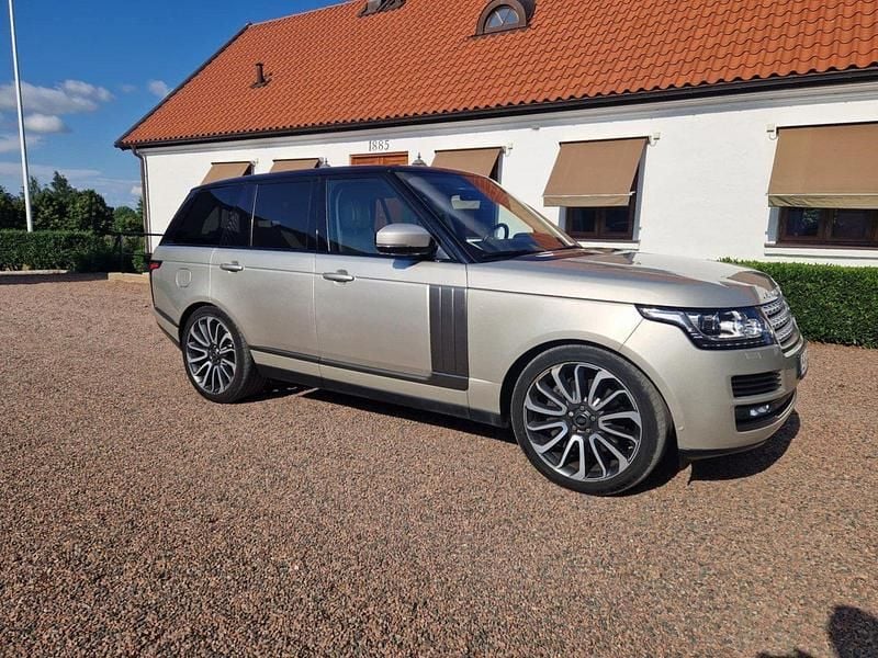 Grå Begagnad 2013 Land Rover Range Rover SUV | 397 500 kr (Lite dyr) - Bild 1/4