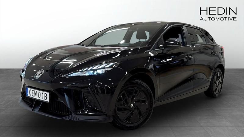 Svart (black) Begagnad 2023 MG MG4 EV Halvkombi | 254 900 kr - Bild 1/4