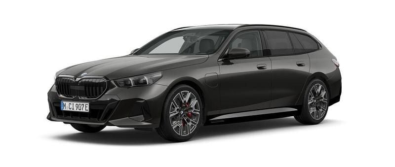 Ny 2026 BMW 550e Comfort Edition Kombi | 957 800 kr (Marknadspris) - Bild 1/4