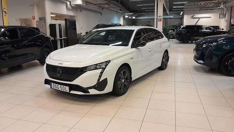 Vit Begagnad 2022 Peugeot 308 Kombi | 279 900 kr (Marknadspris) - Bild 1/4