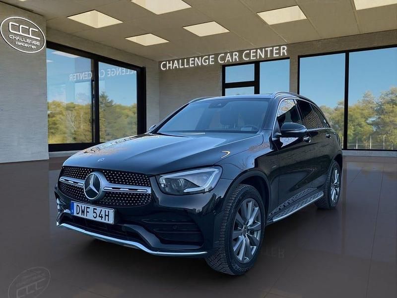 Svart Begagnad 2021 Mercedes GLC300 AMG line SUV | 399 900 kr (Marknadspris) - Bild 1/4