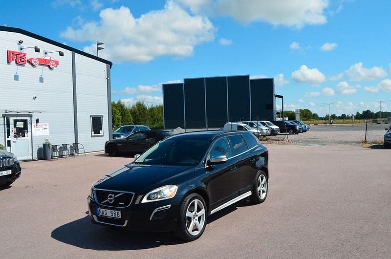 Svart Begagnad 2012 Volvo XC60 R-Design SUV | 129 000 kr (Marknadspris) - Bild 1/4