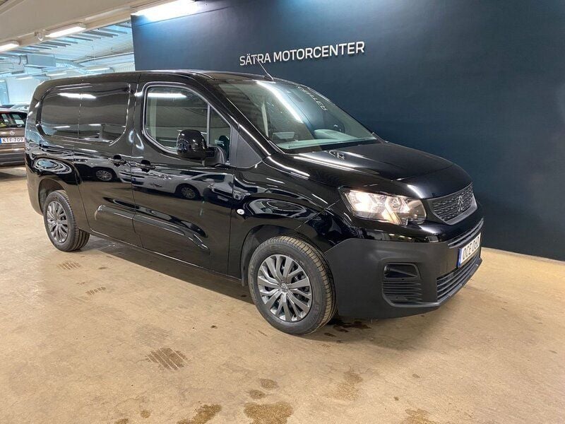 Svart Begagnad 2024 Peugeot Partner Minibuss | 259 900 kr (Dyr) - Bild 1/4