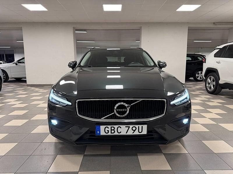 Begagnad Volvo V60 197 HK (144 kW) 2021 Gråmetallic Kombi
