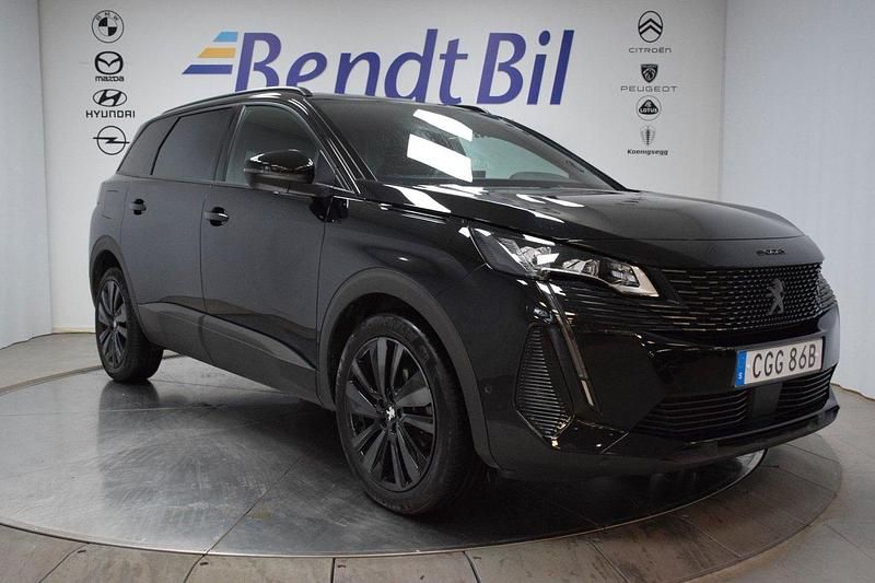 Svart Begagnad 2023 Peugeot 5008 GT Minibuss | 314 500 kr (Marknadspris) - Bild 1/3