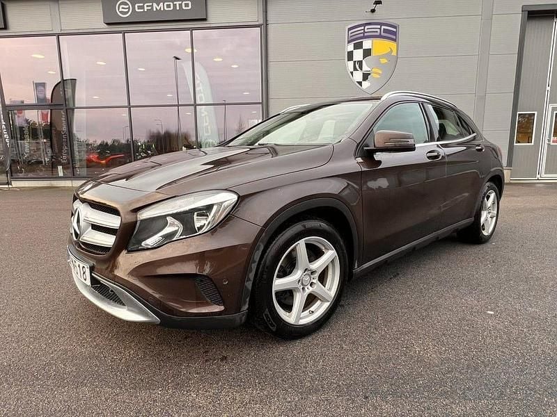 Begagnad Mercedes GLA250 211 HK (155 kW) 2014 Brun SUV