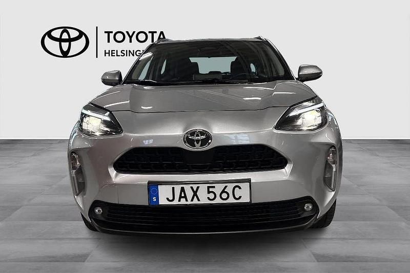 Begagnad Toyota Yaris Hybrid Active 117 HK (86 kW) 2024 Silver