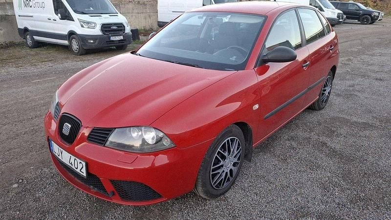 Röd Begagnad 2008 Seat Ibiza Halvkombi | 23 500 kr (Bra pris) - Bild 1/4