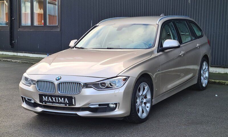 Begagnad BMW 330 259 HK (190 kW) 2013 Silverbeige Kombi