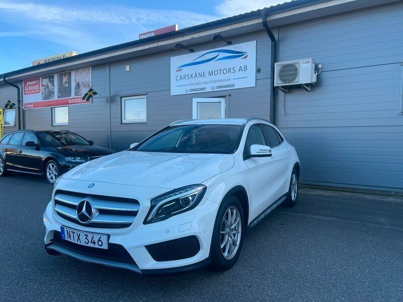 Vit Begagnad 2015 Mercedes GLA180 AMG SUV | 165 000 kr - Bild 1/4