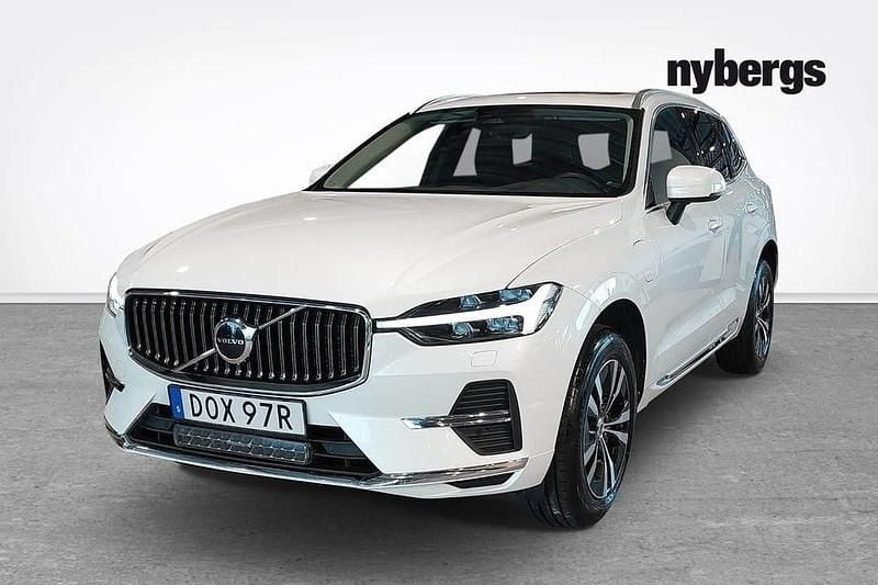 Begagnad Volvo XC60 Core 355 HK (261 kW) 2024 Vit SUV