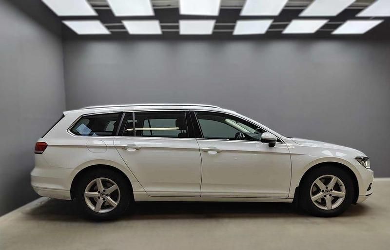 Begagnad VW Passat 150 HK (110 kW) 2017 Vit Kombi