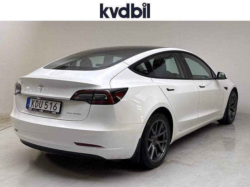 Begagnad Tesla Model 3 Long Range AWD 366 kW (498 HK) 2022 Vit Sedan