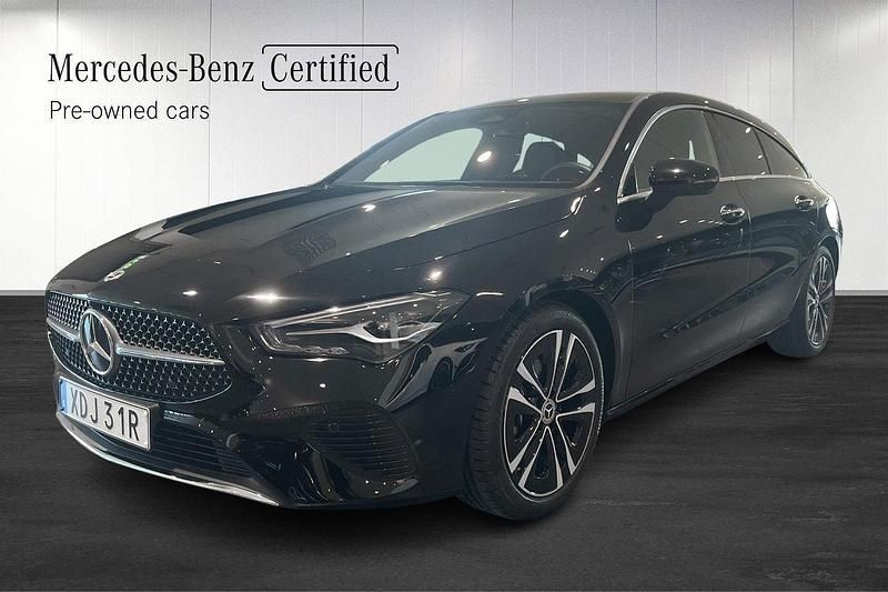 Svart Begagnad 2024 Mercedes CLA200 Shooting Brake Kombi | 389 000 kr (Marknadspris) - Bild 1/4