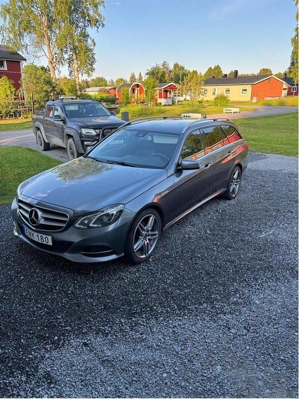 Grå Begagnad 2016 Mercedes E220 Avantgarde Kombi | 185 000 kr (Bra pris) - Bild 1/3