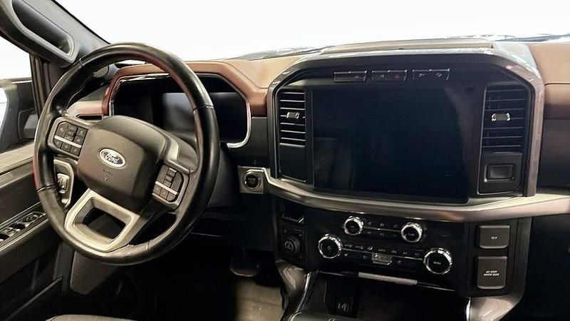 Begagnad Ford F-150 Lariat 405 HK (297 kW) 2022 Svart Pickup