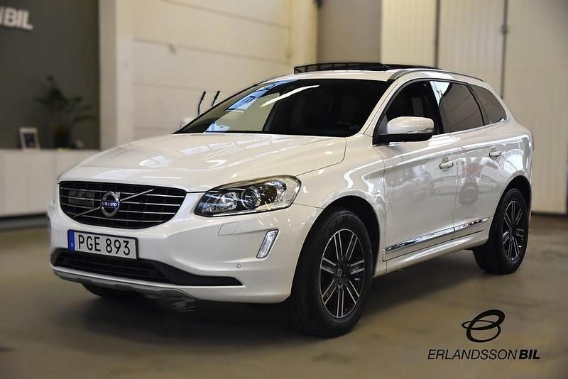 Vit Begagnad 2017 Volvo XC60 Standard SUV | 219 900 kr (Bra pris) - Bild 1/4