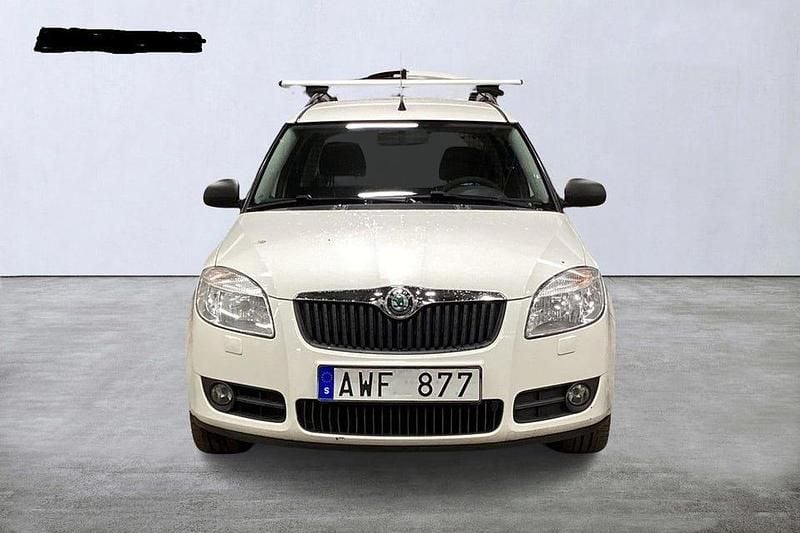 Vit Begagnad 2008 Skoda Roomster Minibuss | 37 000 kr (Marknadspris) - Bild 1/4