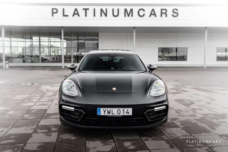 Begagnad Porsche Panamera GTS Sport Turismo 460 HK (338 kW) 2019 Volcano grå Sedan