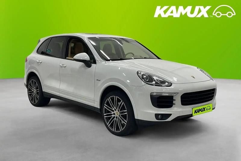 Vit Begagnad 2016 Porsche Cayenne Platinum Edition SUV | 359 900 kr - Bild 1/4