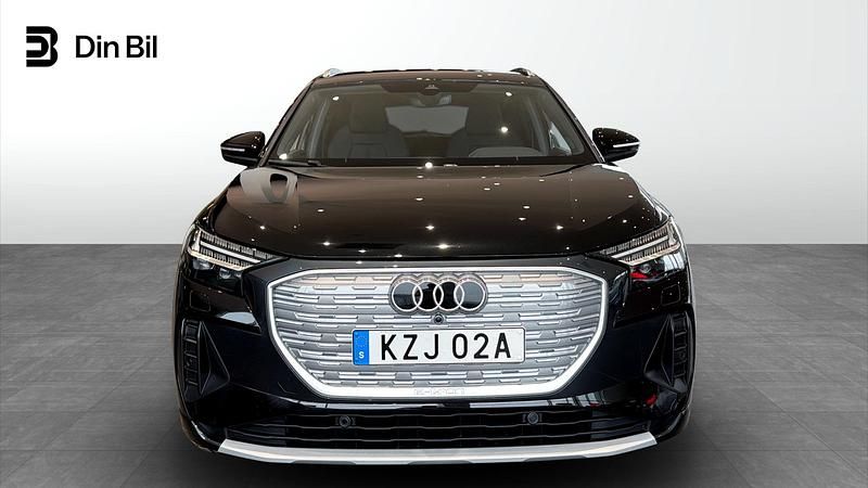 Begagnad Audi Q4 e-tron Advanced 210 kW (286 HK) 2023 Svart SUV
