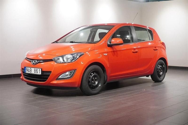 Röd Begagnad 2012 Hyundai i20 Halvkombi | 74 900 kr (Dyr) - Bild 1/2