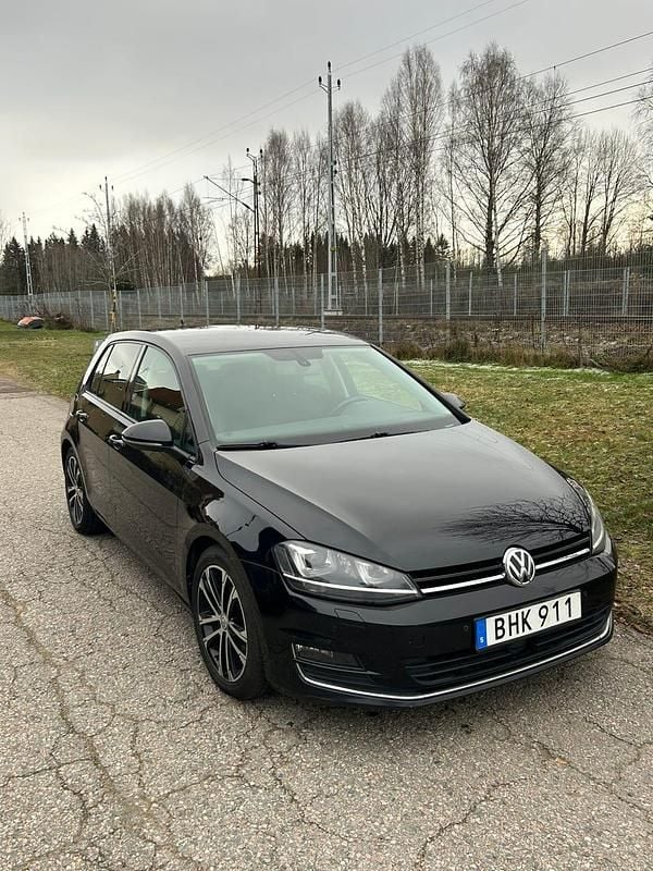 Begagnad VW Golf VII 140 HK (102 kW) 2014 Halvkombi