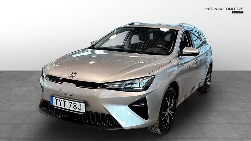 Grå Begagnad 2022 MG MG5 EV Kombi | 181 900 kr (Bra pris) - Bild 1/4