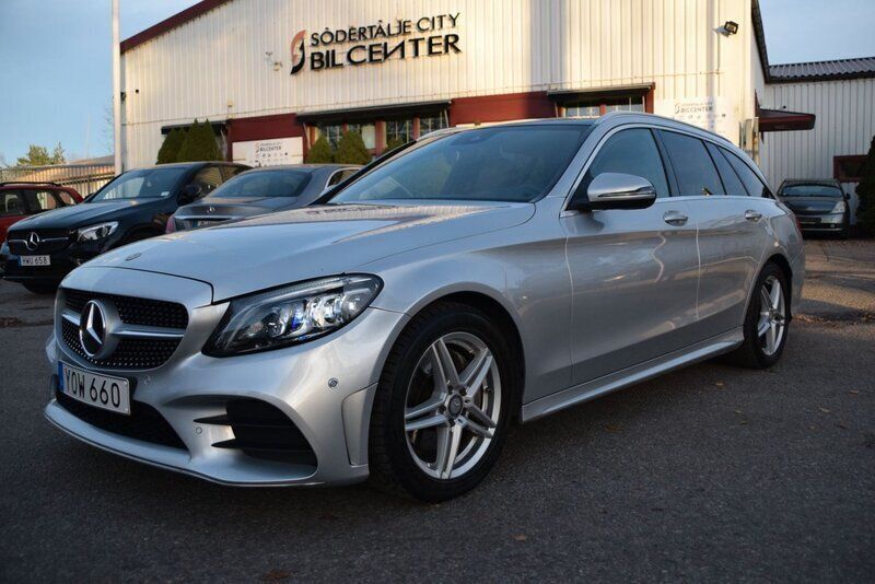 Silver Begagnad 2018 Mercedes C220 AMG line Kombi | 339 900 kr (Dyr) - Bild 1/4