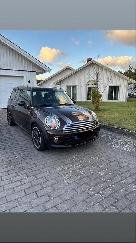 Brun Begagnad 2012 Mini Cooper D Clubman Kombi | 68 000 kr (Marknadspris) - Bild 1/3