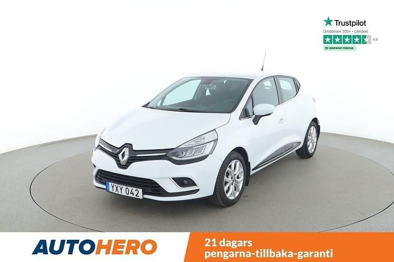 Vit Begagnad 2018 Renault Clio IV Intens Halvkombi | 119 000 kr (Marknadspris) - Bild 1/4