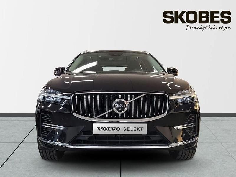 Begagnad Volvo XC60 Core 355 HK (261 kW) 2023 Svart SUV