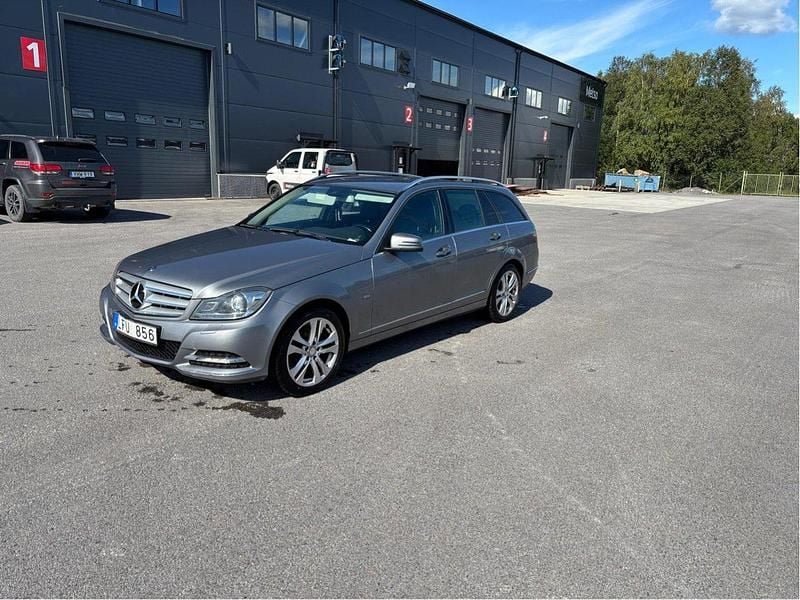 Silver Begagnad 2011 Mercedes C180 Kombi | 95 000 kr (Marknadspris) - Bild 1/4