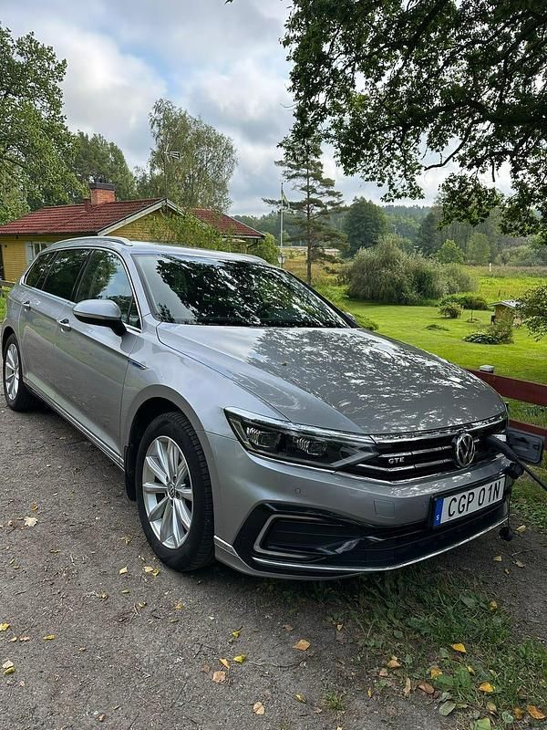 Begagnad 2020 VW Passat GTE Kombi | 220 000 kr (Bra pris) - Bild 1/4