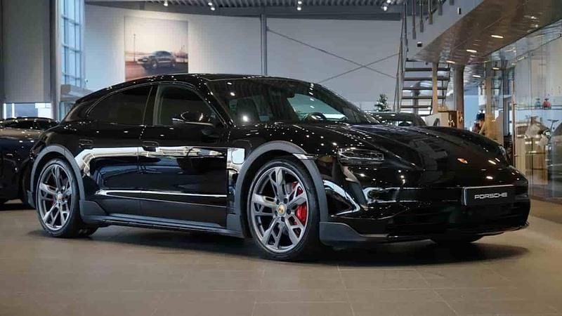 Svart Begagnad 2023 Porsche Taycan Cross Turismo Kombi | 795 000 kr (Lite dyr) - Bild 1/1